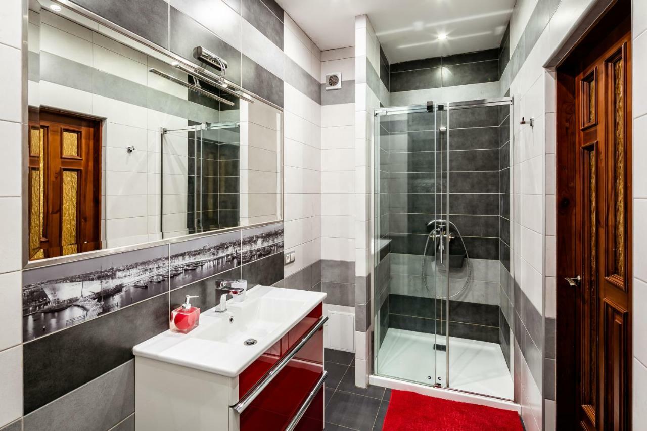 Bv Apartments Exquisite Lviv Bagian luar foto