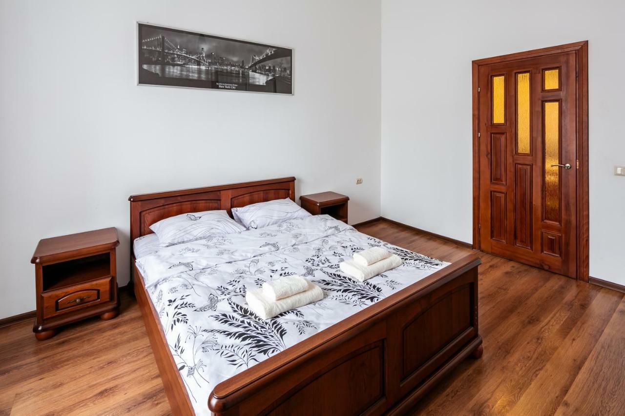 Bv Apartments Exquisite Lviv Bagian luar foto