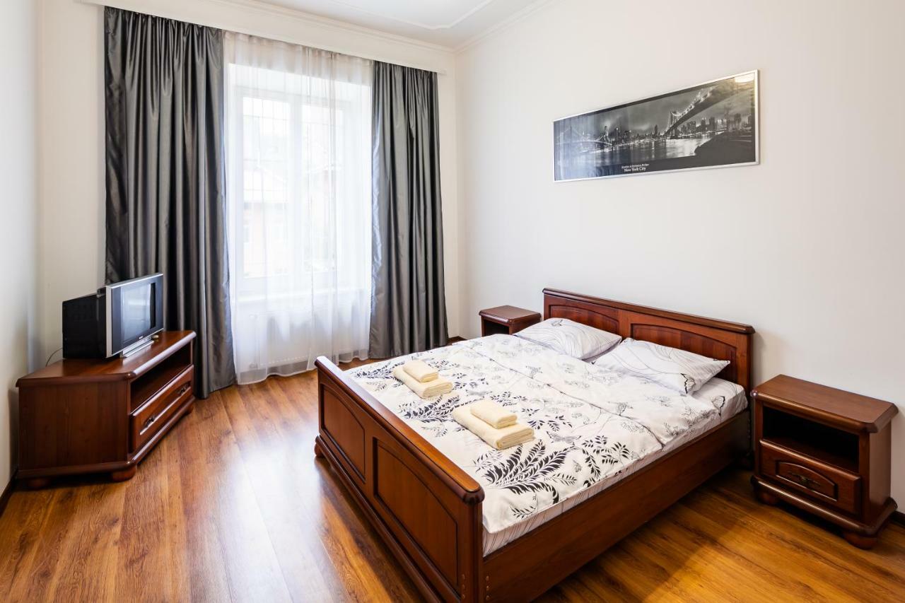Bv Apartments Exquisite Lviv Bagian luar foto